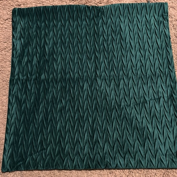 2-sets of 2-18inch pillow shams.  Pine Green and Cranberry Red. - Picture 3 of 4